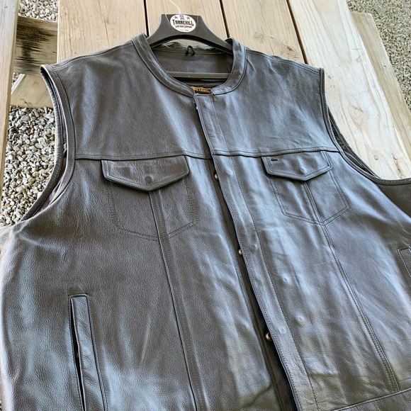 Conceal Carry Leather Vest - Picture 3 of 11